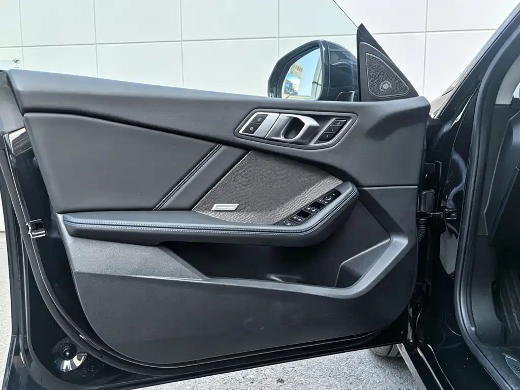 BMW 2 Series 2025 — фото 13