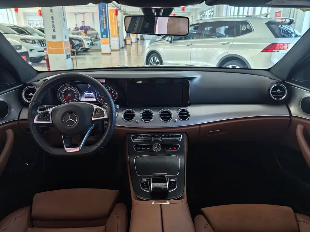 Mercedes-Benz E-Class 2018 — фото 9