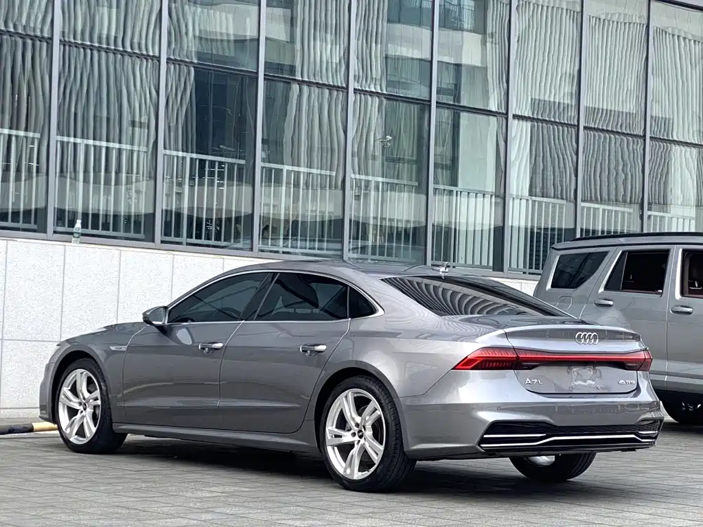 Audi A7L 2022 — фото 9