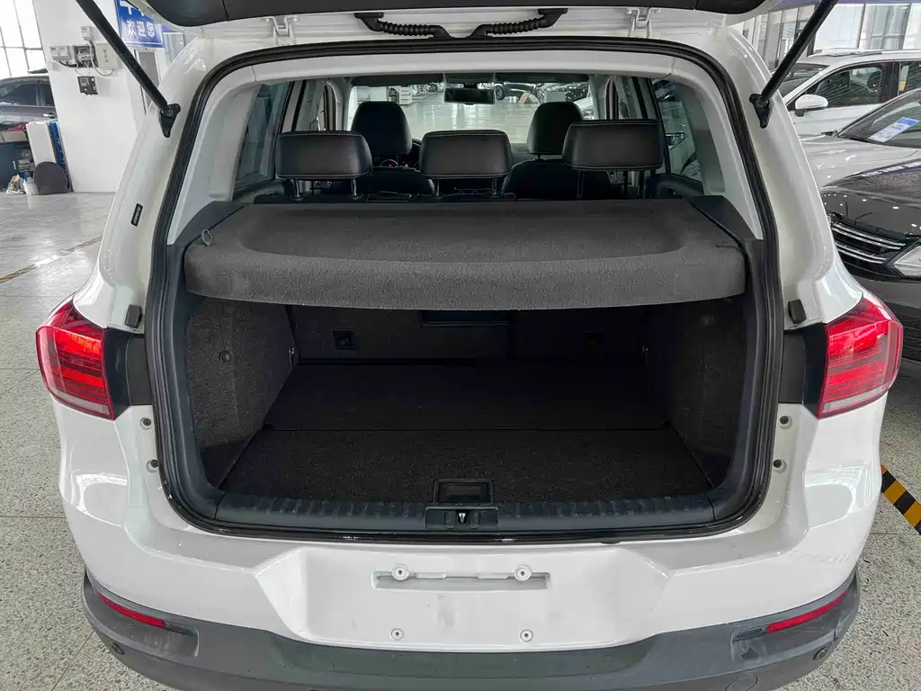 Volkswagen Tiguan 2016 — фото 17