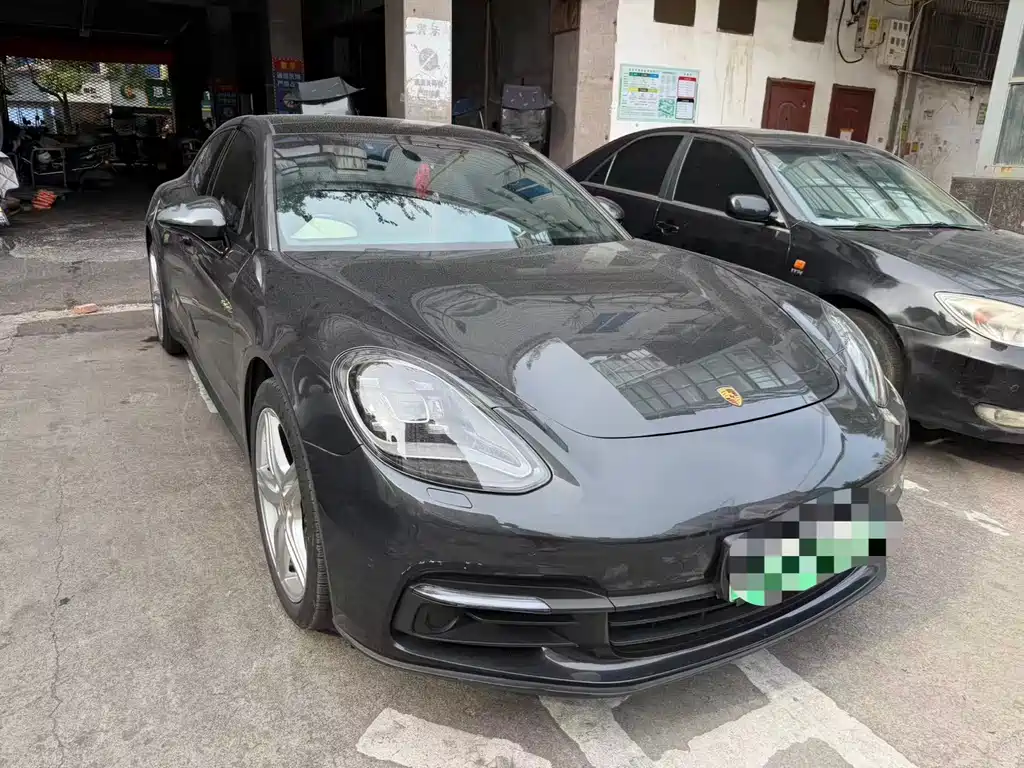 Porsche Panamera Hybrid 2024