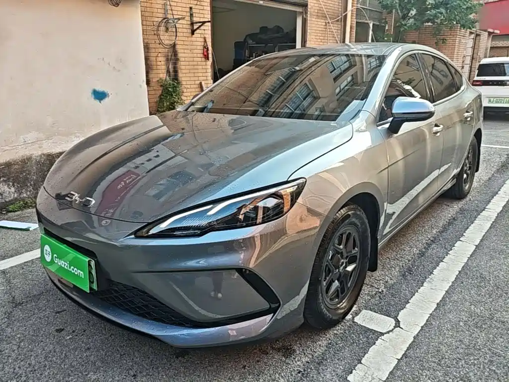 BYD Seal 05 DM-i 2025 — фото 1