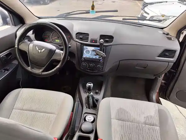 Wuling Hongguang 2017
