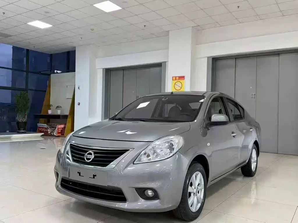 Nissan Sunny 2013 — фото 1