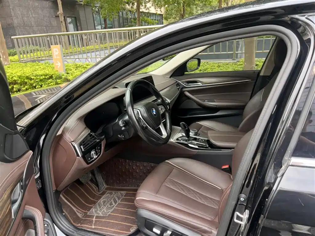 BMW 5 Series New Energy 2021 — фото 13
