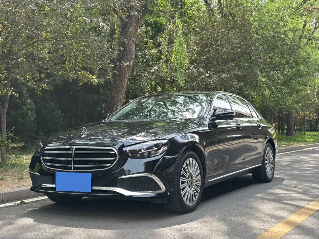 Mercedes-Benz E-Class 2023 — фото 1