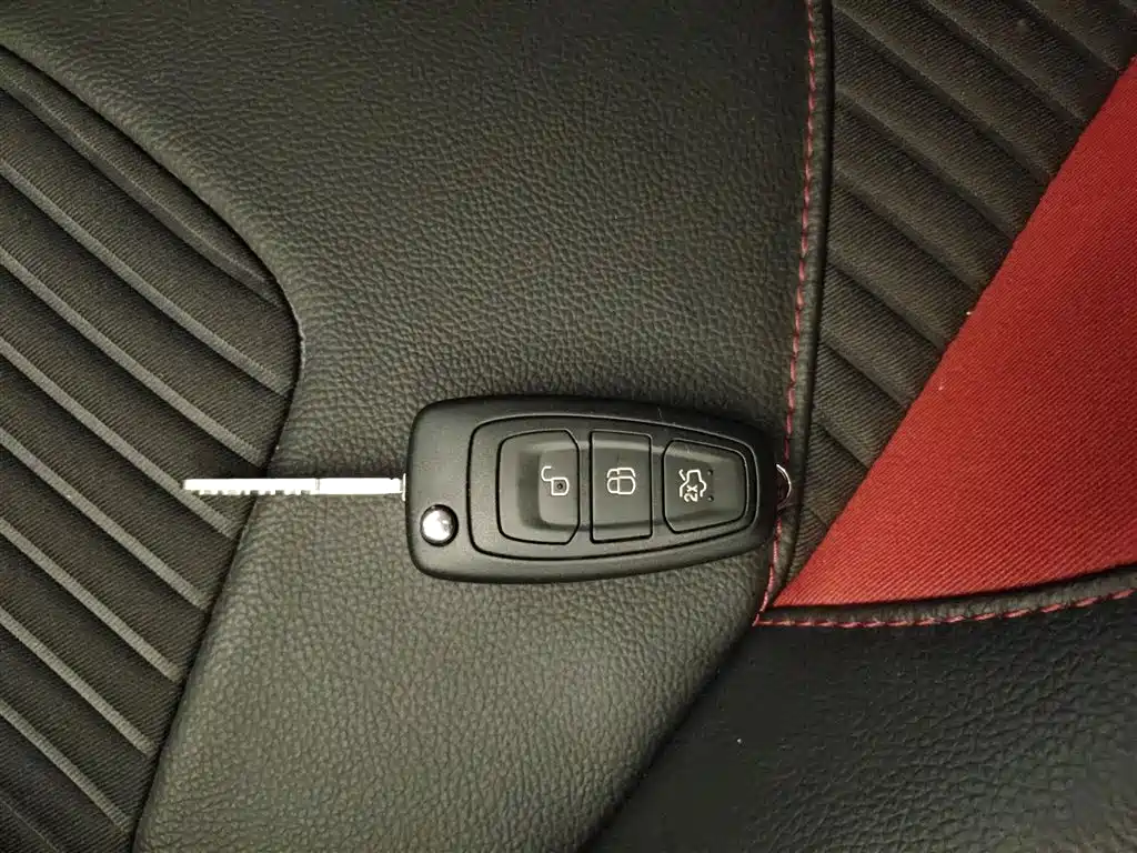 Ford Focus 2020 — фото 17