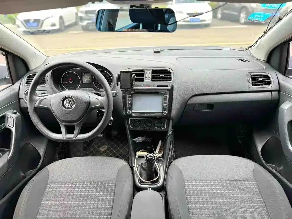 Volkswagen Polo 2015