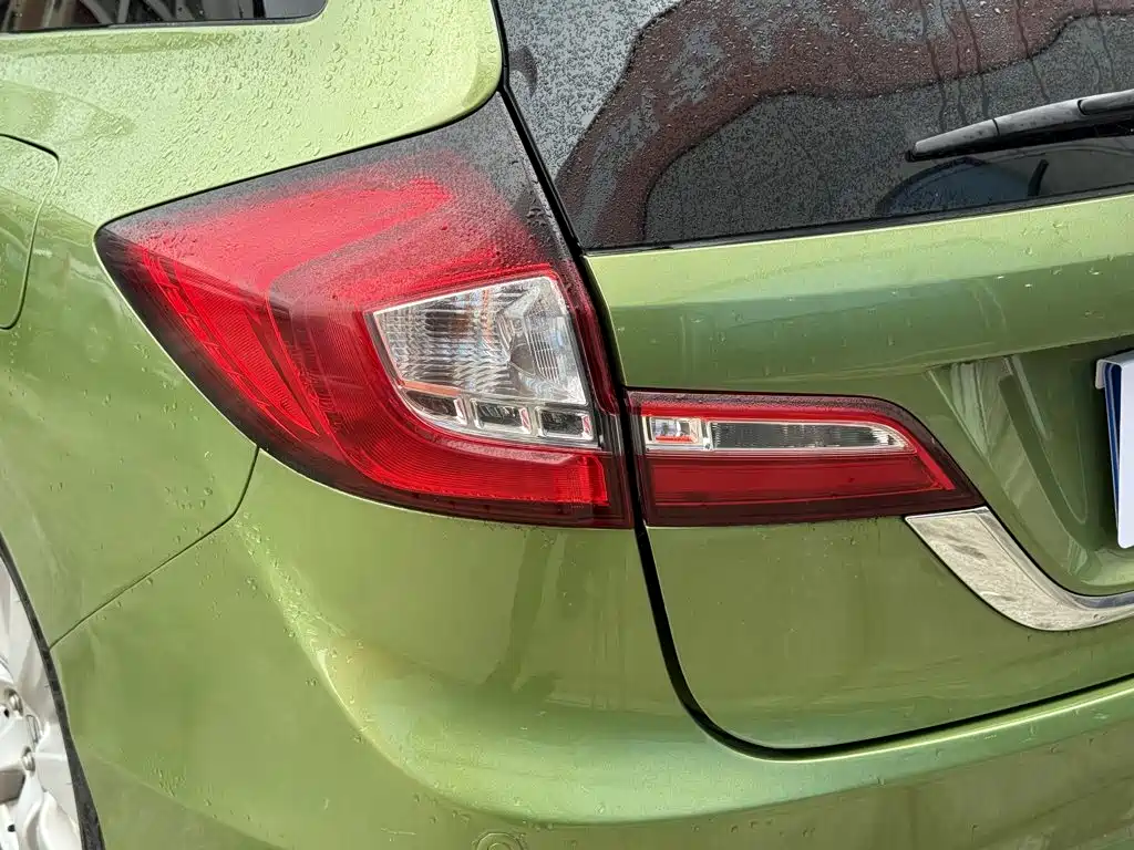 Honda Jade 2014 — фото 11