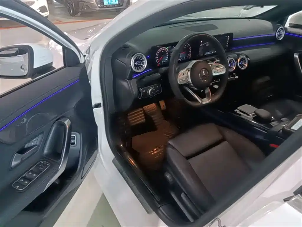 Mercedes-Benz A-Class 2022 — фото 16