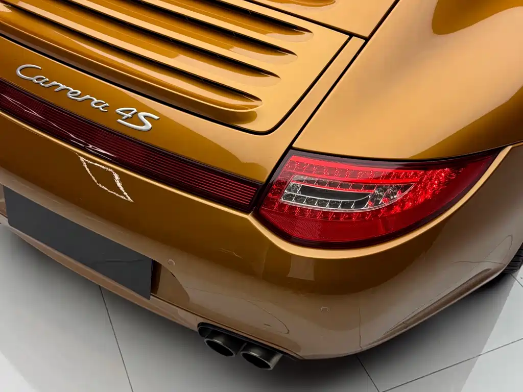 Porsche 911 2010 — фото 13