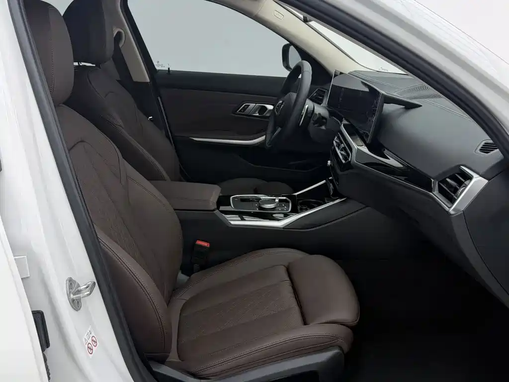 BMW 3 Series 2023 — фото 12
