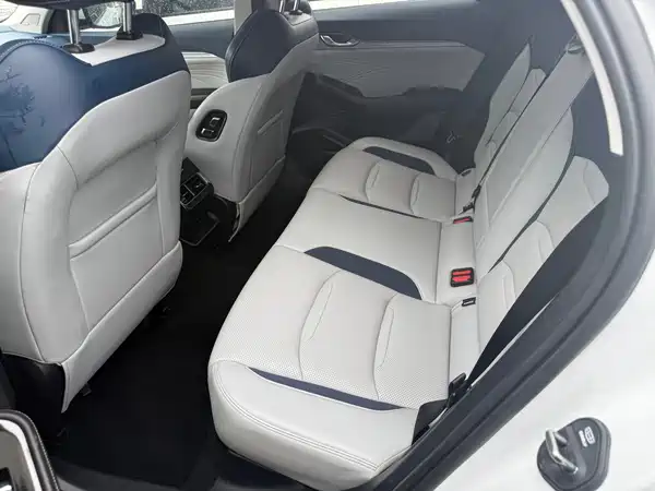 Geely Xingrui 2021