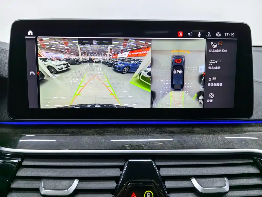 BMW 6 Series GT 2024 — фото 13