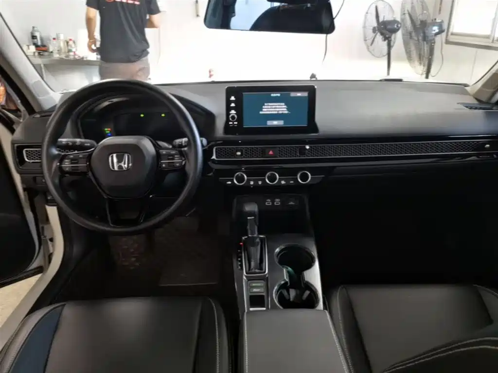 Honda Civic 2024 — фото 10