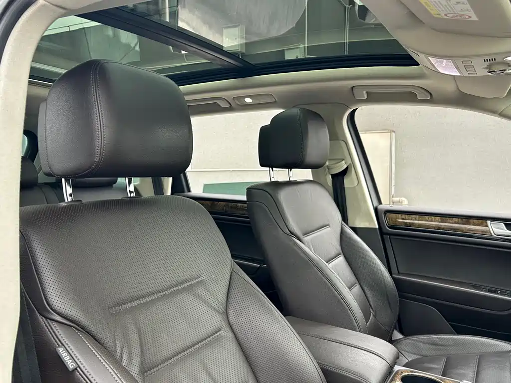 Volkswagen Touareg 2018 — фото 13