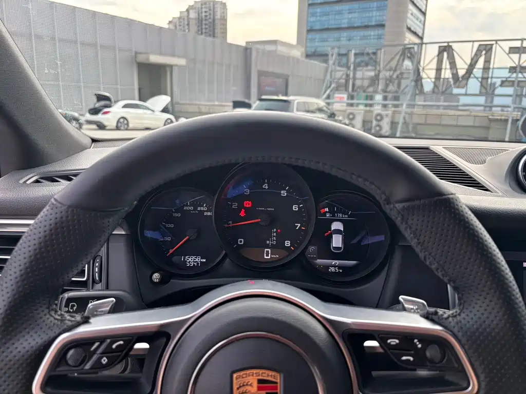 Porsche Macan 2020 — фото 9