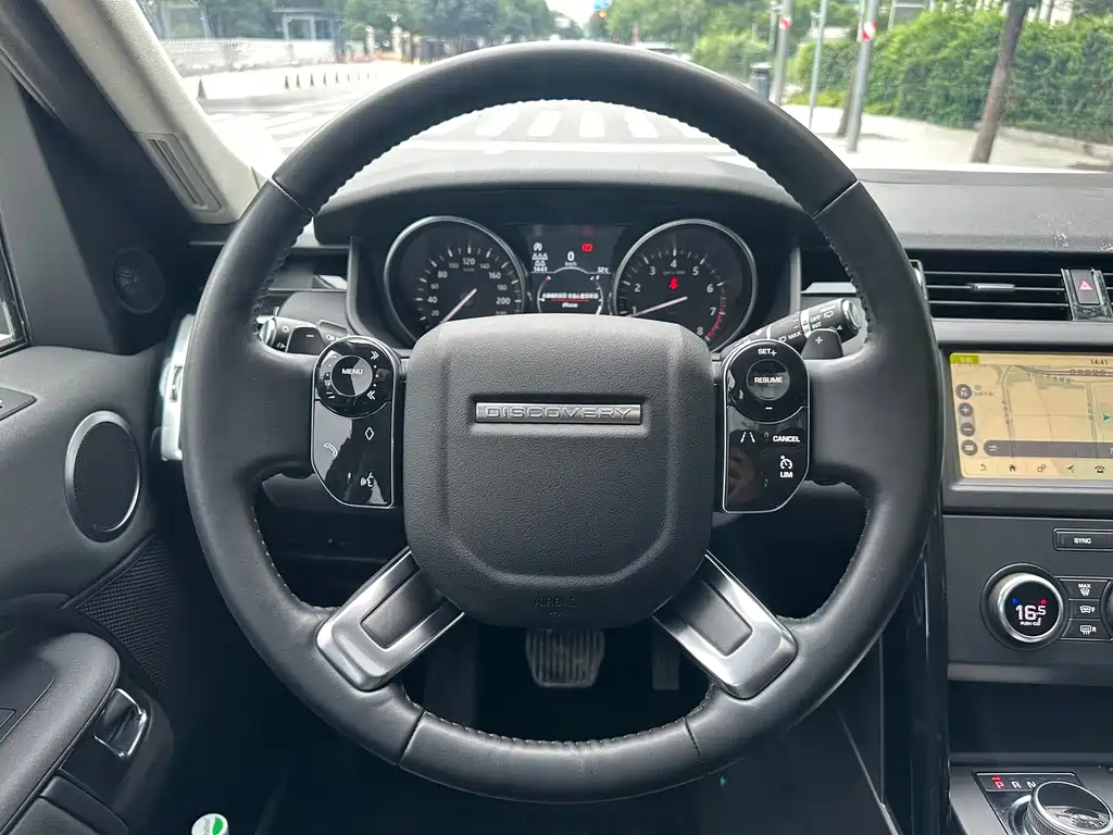 Land Rover Discovery 2019 — фото 23