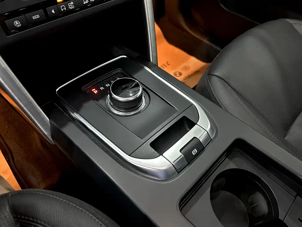 Land Rover Discovery Sport 2018 — фото 20