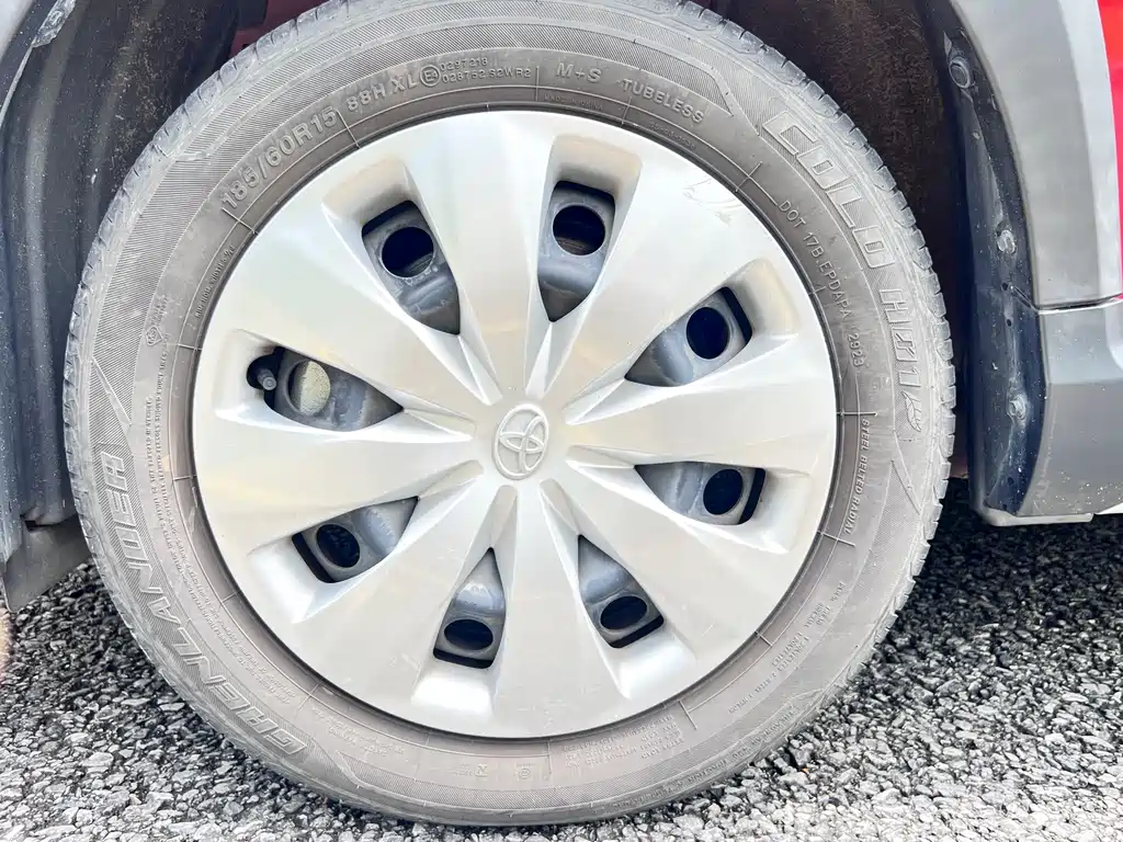 Toyota Yaris L 2022 — фото 21