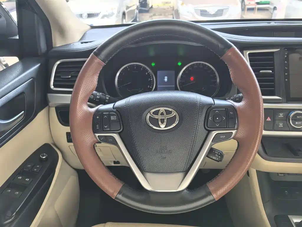 Toyota Highlander 2019 — фото 9