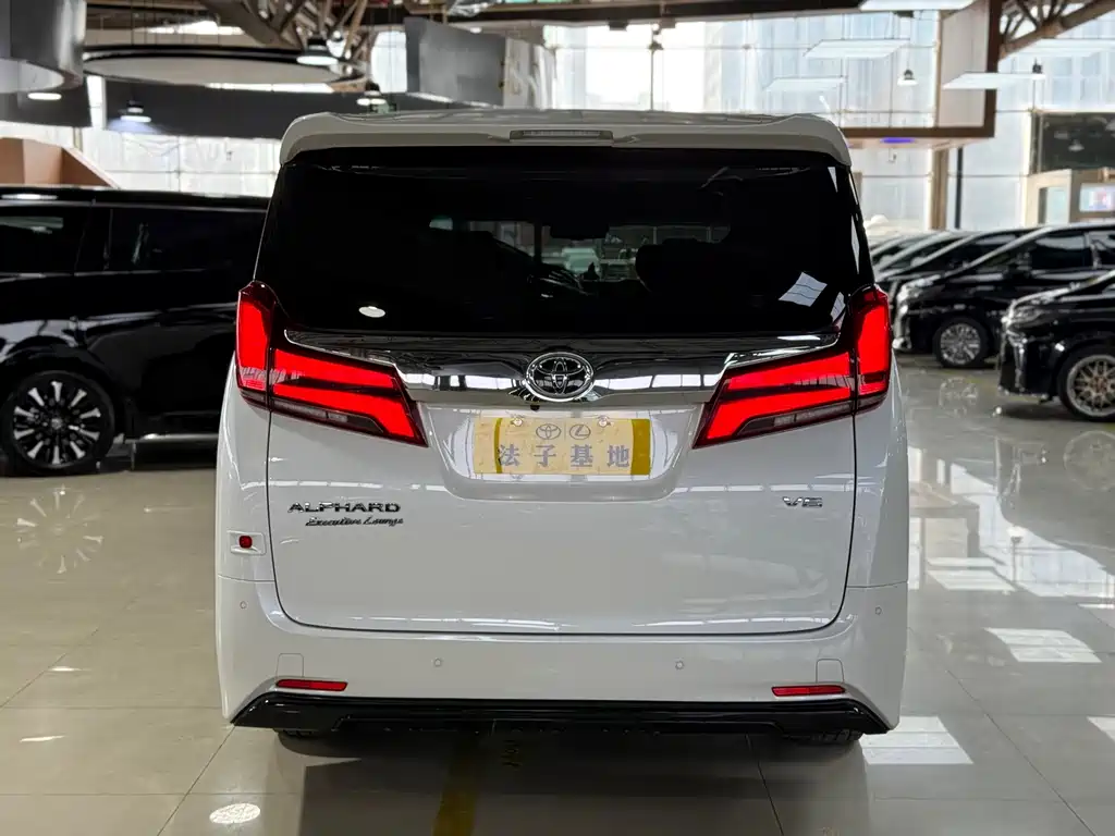 Toyota Alphard 2019 — фото 23