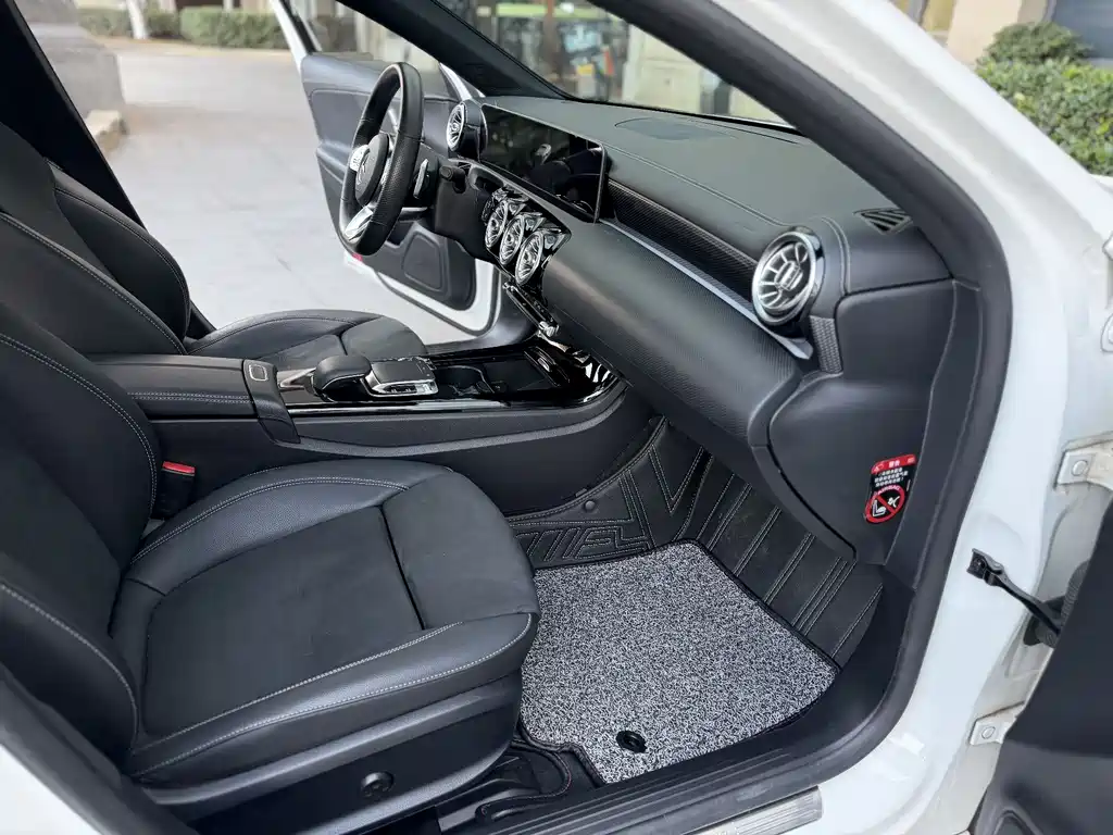 Mercedes-Benz A-Class 2020 — фото 7