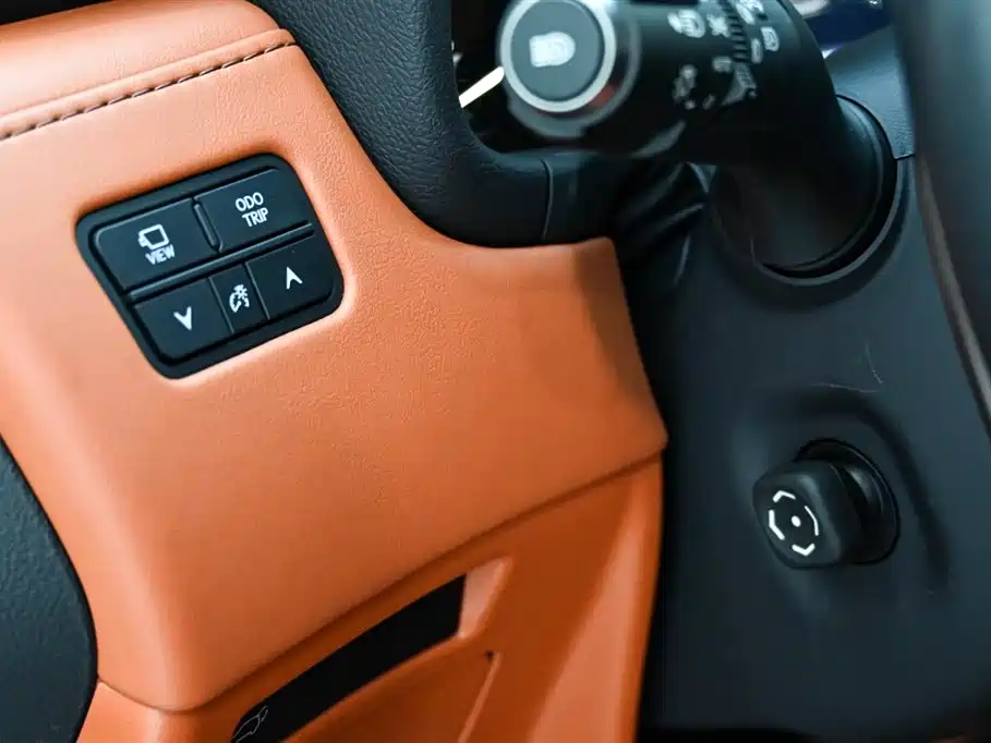 Lexus LX 2022 — фото 20