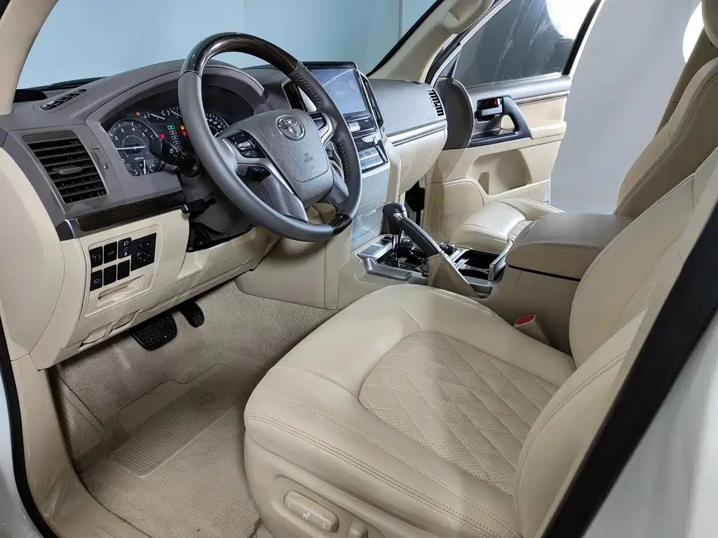 Toyota Land Cruiser 2020 — фото 4