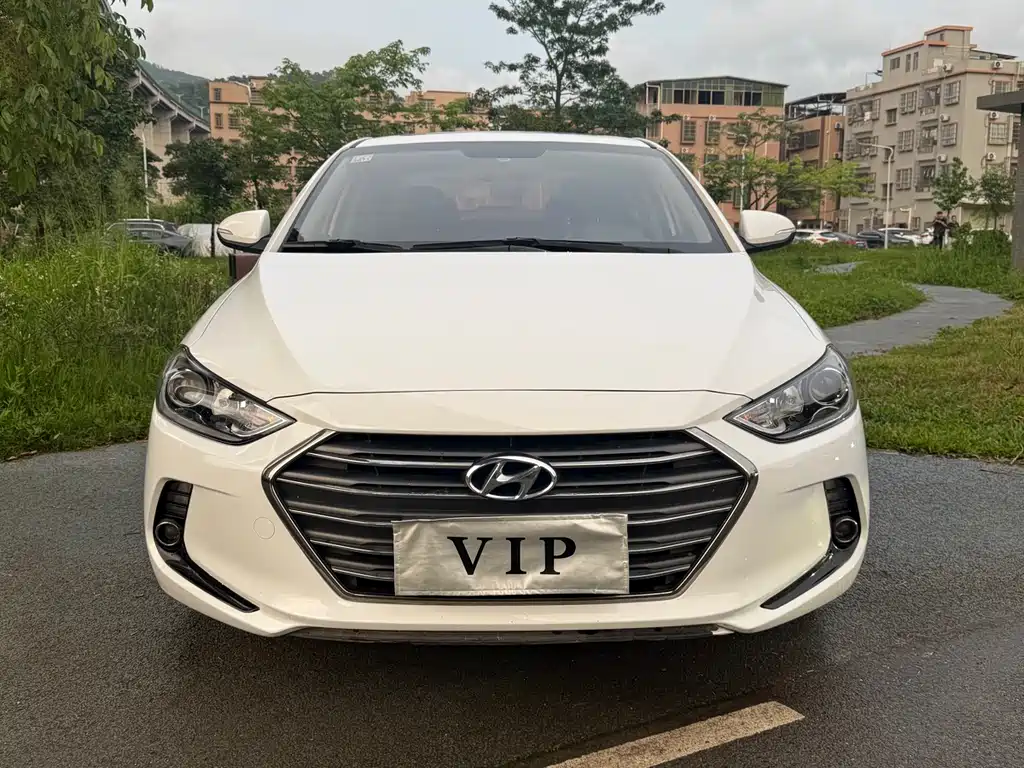 Hyundai Elantra 2017 — фото 2