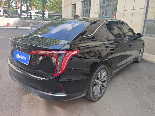 Hongqi E-QM5 2023