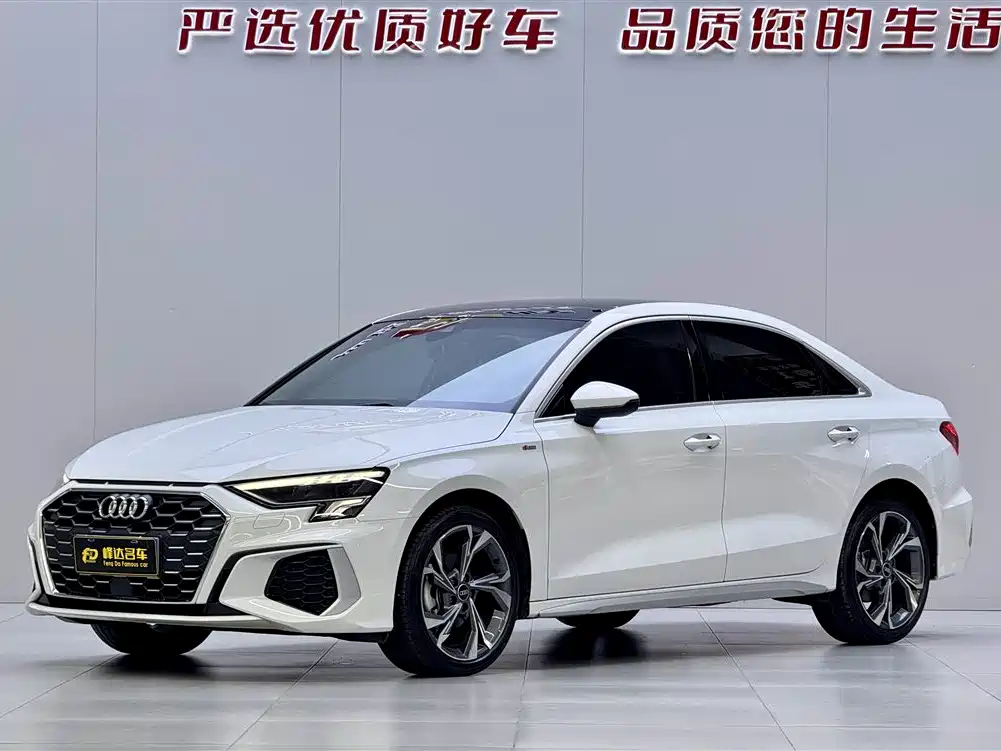 Audi A3 2024 — фото 1