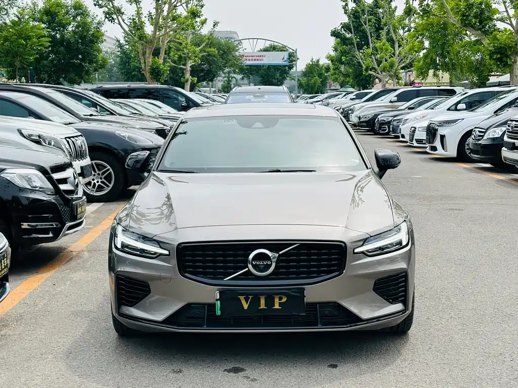 Volvo XC60 PHEV 2021 — фото 2