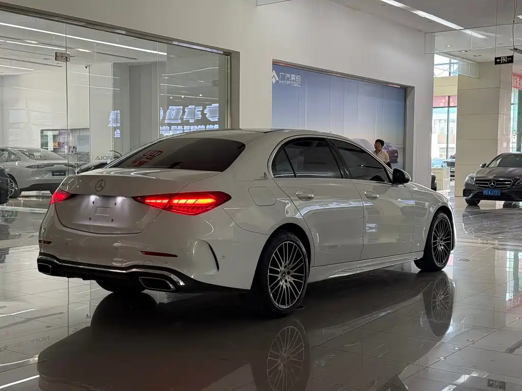 Mercedes-Benz C-Class 2023 — фото 14