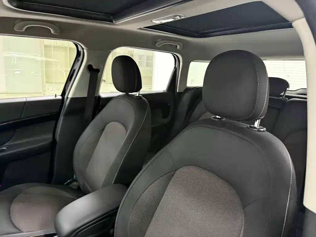 MINI Countryman 2019 — фото 11