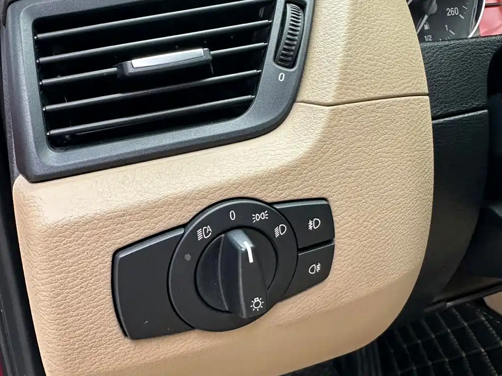 BMW X1 2011 — фото 17