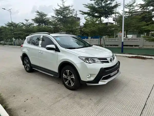 Toyota RAV4 2015