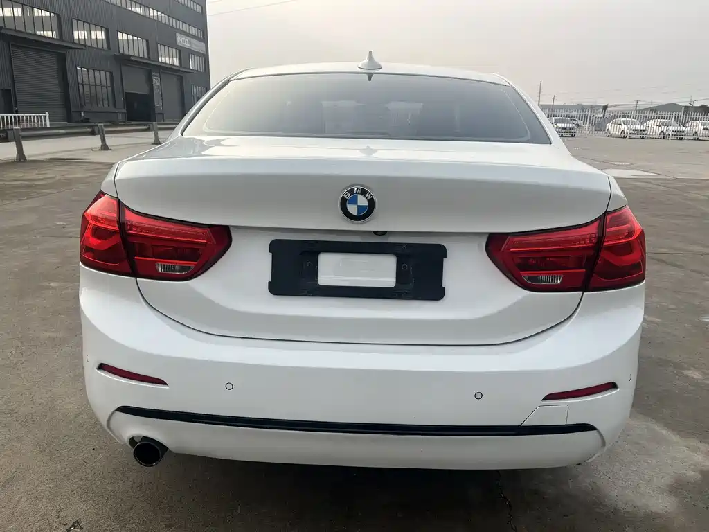 BMW 1 Series 2018 — фото 22