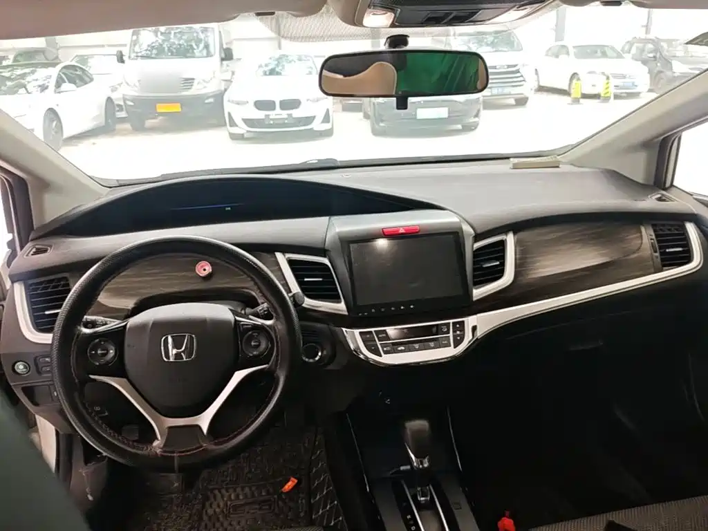 Honda Jade 2017 — фото 16