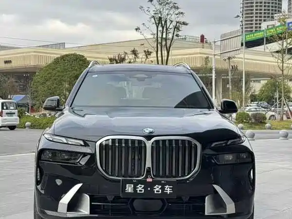 BMW X7 2025