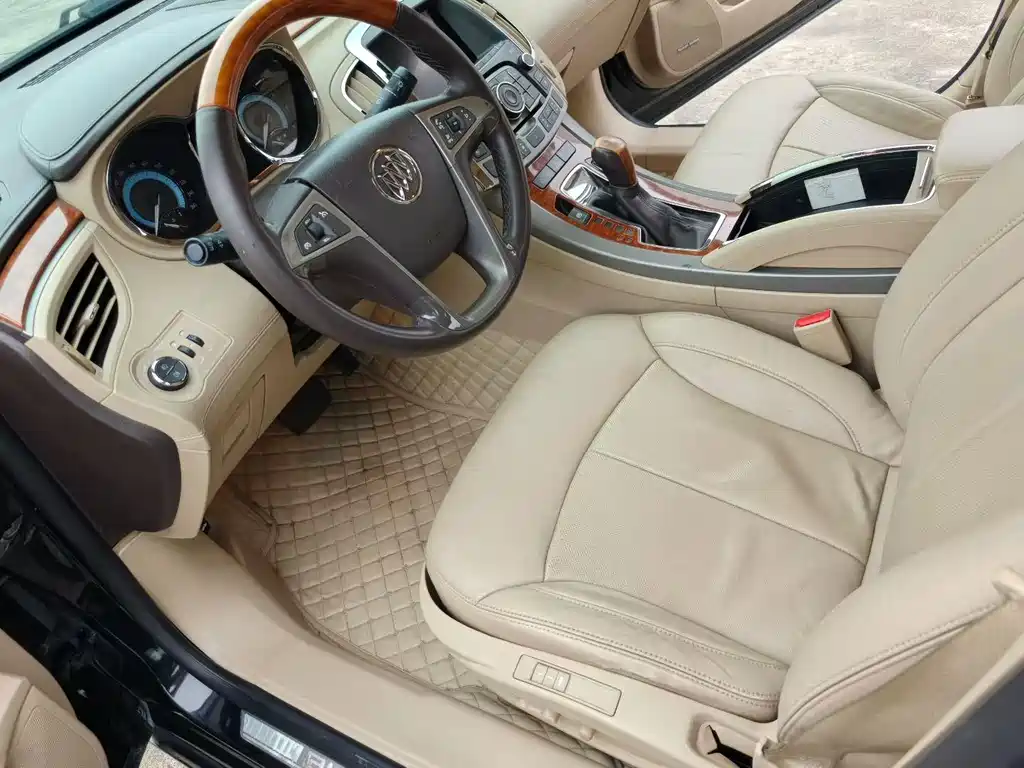 Buick LaCrosse 2011 — фото 7