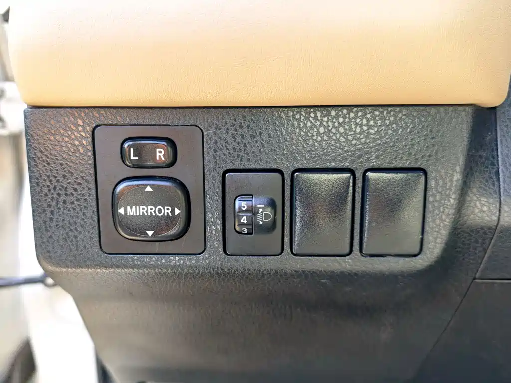 Toyota RAV4 2015 — фото 19