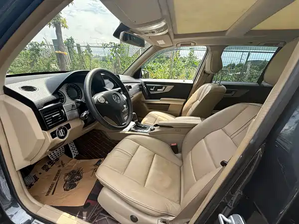 Mercedes-Benz GLK-Class 2010