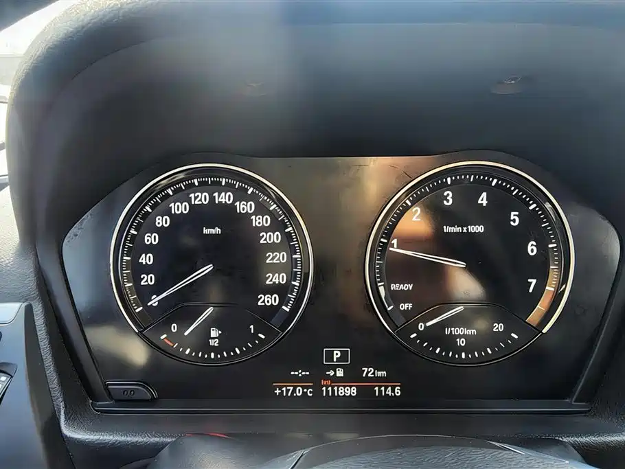 BMW 1 Series 2018 — фото 14