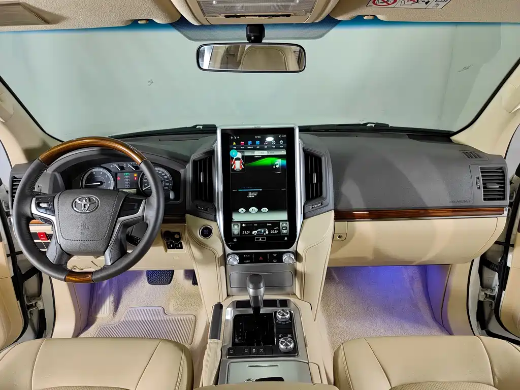 Toyota Land Cruiser 2017 — фото 12