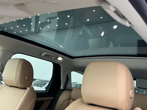 Land Rover Discovery Sport 2024