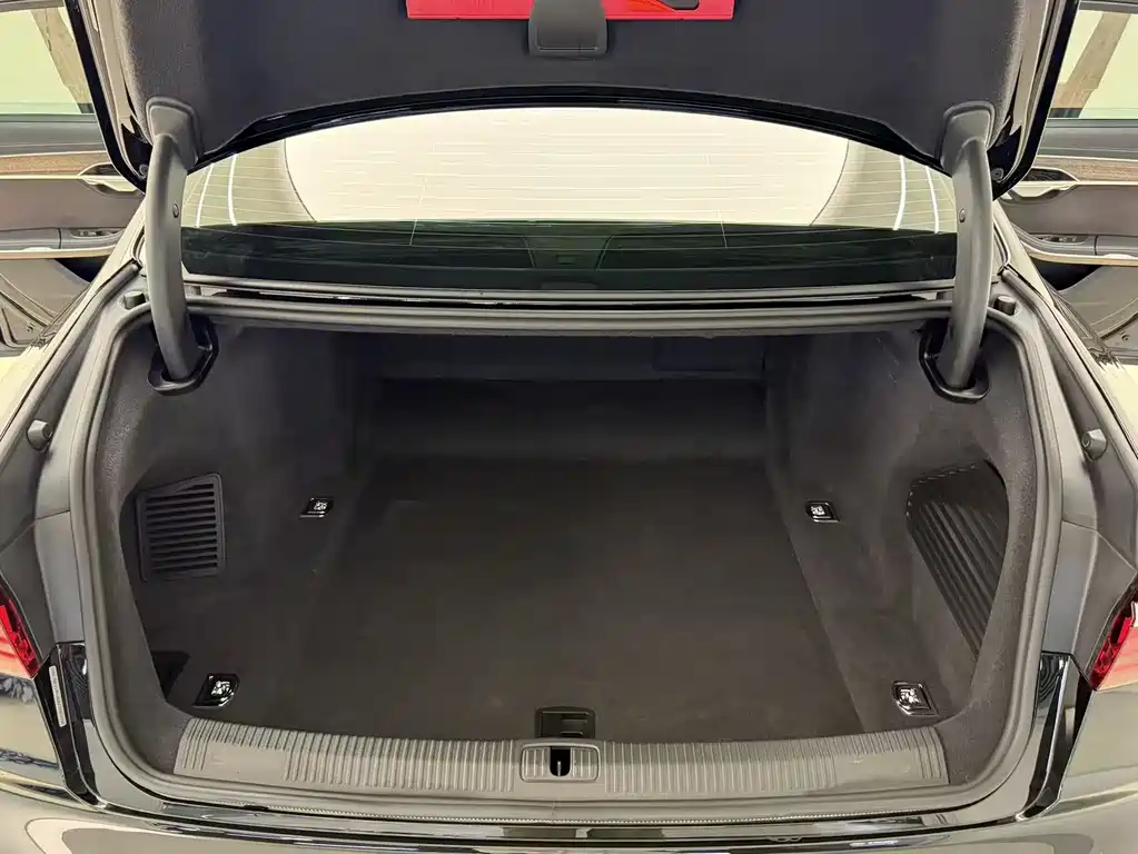 Audi A8 2023 — фото 35