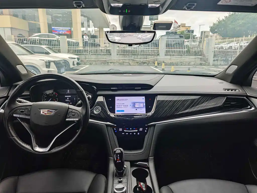 Cadillac XT6 2022 — фото 10