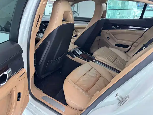 Porsche Panamera 2013