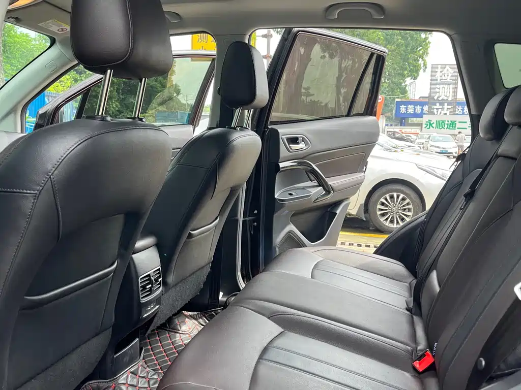 GAC Motor Trumpchi GS4 2018 — фото 15